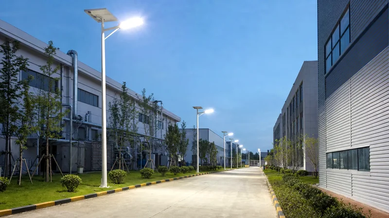 园区庭院草坪太阳能灯案例图片